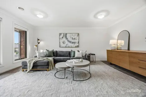 Property photo of 2 Greenhaven Court Mount Clear VIC 3350