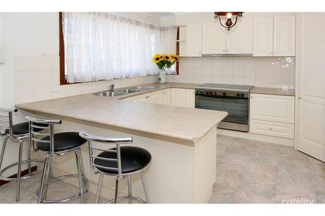 Property photo of 15 Golf Avenue Kingsbury VIC 3083