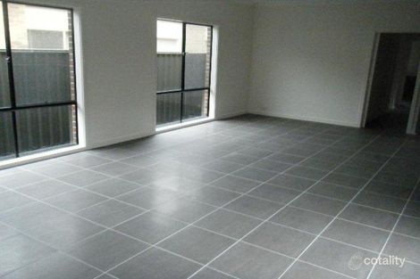 Property photo of 9 Millstream Pass Craigieburn VIC 3064