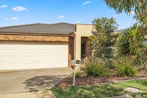 Property photo of 32 Lone Pine Square Bacchus Marsh VIC 3340