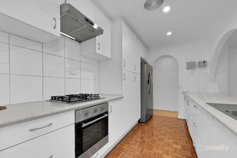 Property photo of 8 Dalray Close Mill Park VIC 3082