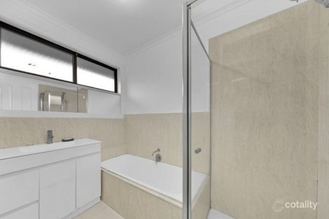 Property photo of 8 Dalray Close Mill Park VIC 3082