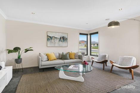 Property photo of 2 Vantage Drive Pakenham VIC 3810