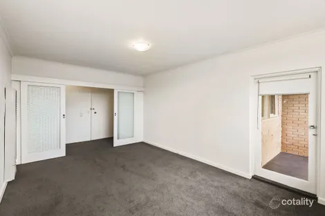 12/2 Dickens St, Elwood, VIC 3184
