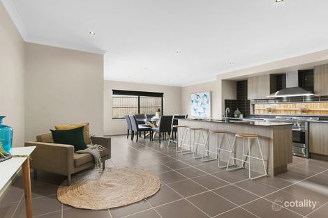 Property photo of 2 Vantage Drive Pakenham VIC 3810