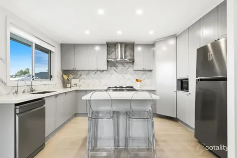 Property photo of 5 Flint Place Kellyville NSW 2155