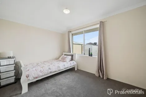 Property photo of 5 Sunrays Street Byford WA 6122