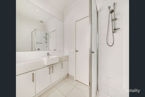 Property photo of 29/1-15 Beddison Road Craigieburn VIC 3064