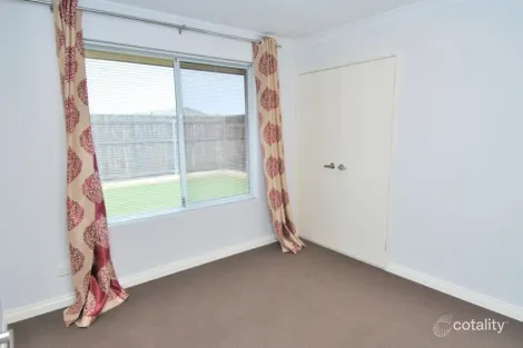 Property photo of 12 Pineroo Terrace Ellenbrook WA 6069