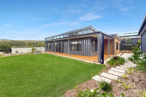 10 Gosford St, Awaba, NSW 2283