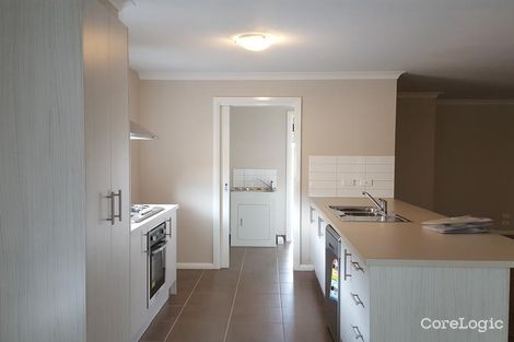 Property photo of 14 Toolern Waters Drive Weir Views VIC 3338