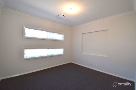 Property photo of 33 Dowie Drive Claymore NSW 2559