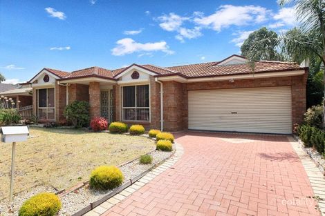 18 Thomas Brunton Pde, Roxburgh Park, VIC 3064