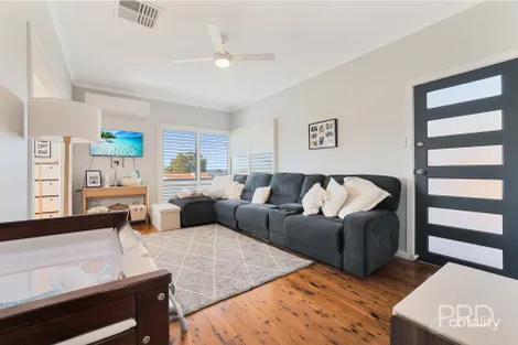 Property photo of 6 McRae Street Hillvue NSW 2340