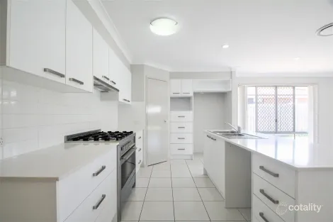 Property photo of 60 Cardena Drive Augustine Heights QLD 4300
