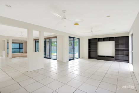 Property photo of 27 Silver Dawn Crescent Oxenford QLD 4210