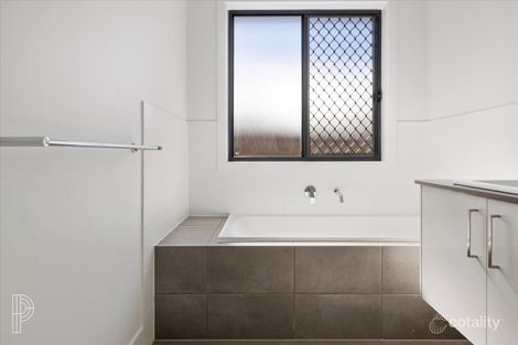 Property photo of 1/5 Cleaver Street Googong NSW 2620