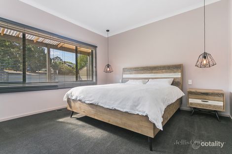 Property photo of 10 Moscript Street Campbells Creek VIC 3451