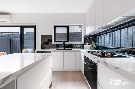 Property photo of 2/6 Queens Court Berwick VIC 3806