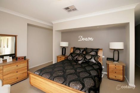Property photo of 8 Brownlow Drive Bourkelands NSW 2650