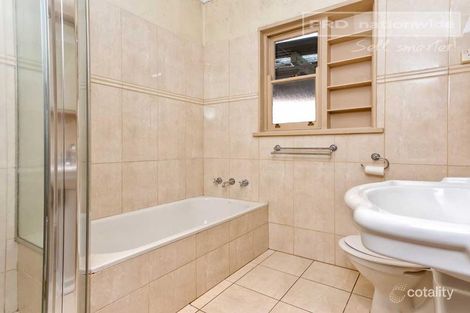 Property photo of 50 Bourke Street Turvey Park NSW 2650