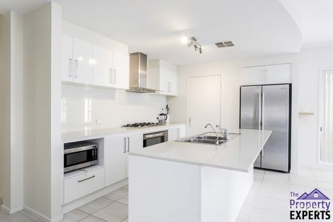 Property photo of 3 Emery Place St Clair SA 5011