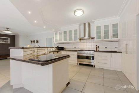 Property photo of 7 Elm Tree Close Taylors Hill VIC 3037
