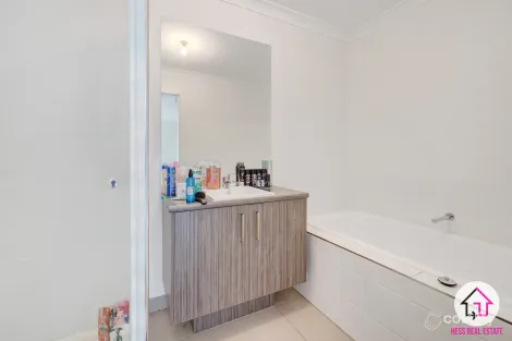 Property photo of 25 Wallara Waters Boulevard Wallan VIC 3756