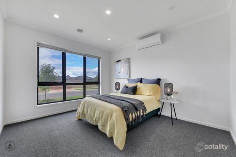 Property photo of 34 Canterbury Circuit Melton South VIC 3338