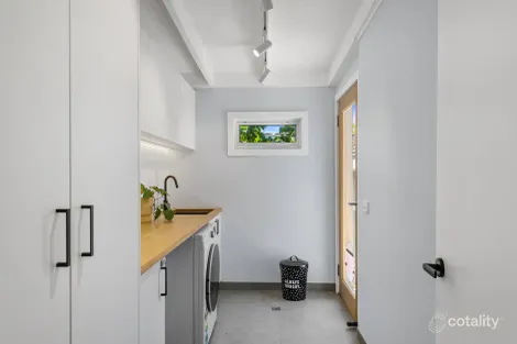 Property photo of 1/12 Rodney Street Gisborne VIC 3437