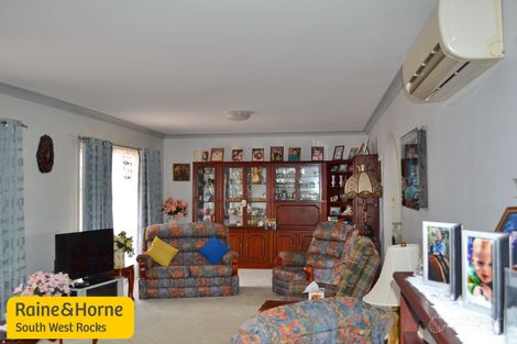 Property photo of 13 Emanuel Crescent South West Rocks NSW 2431