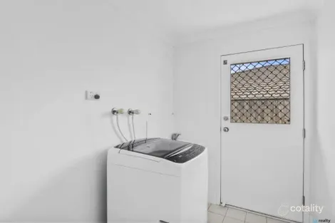 Property photo of 2 Davison Court Marsden QLD 4132