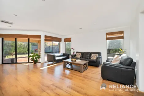 Property photo of 26 Whitlam Green Point Cook VIC 3030