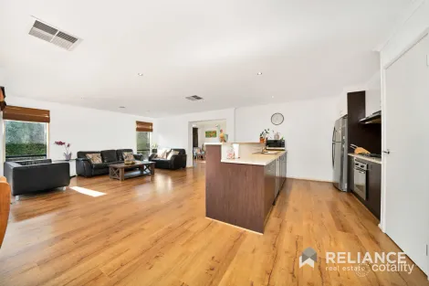 Property photo of 26 Whitlam Green Point Cook VIC 3030