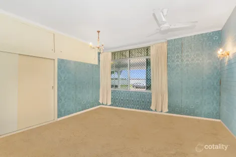 Property photo of 2 The Esplanade North Ward QLD 4810