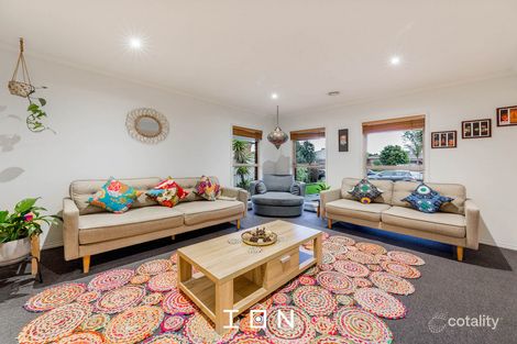 Property photo of 32 Scotsdale Drive Cranbourne East VIC 3977