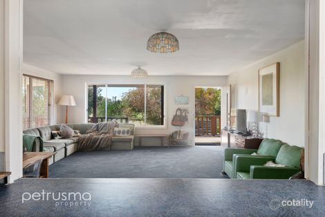 Property photo of 8 Rainbow Terrace Opossum Bay TAS 7023