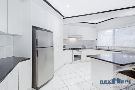 Property photo of 27 Reema Boulevard Endeavour Hills VIC 3802