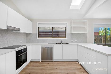 Property photo of 4 Ivy Avenue Chain Valley Bay NSW 2259