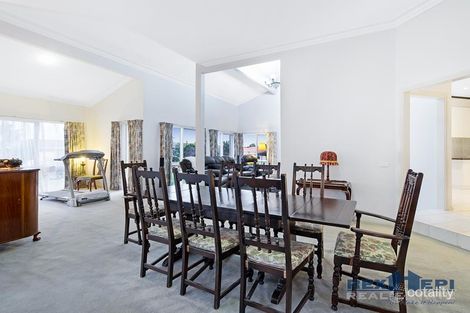 Property photo of 27 Reema Boulevard Endeavour Hills VIC 3802