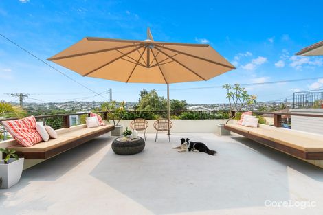 Property photo of 30 Curl Curl Parade Curl Curl NSW 2096