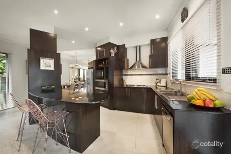 Property photo of 38 Hinkler Road Glen Waverley VIC 3150