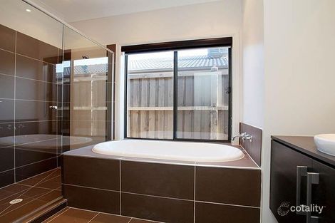 Property photo of 29 Citybay Drive Point Cook VIC 3030