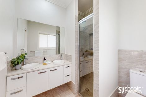 Property photo of 10 Wave Court Dubbo NSW 2830