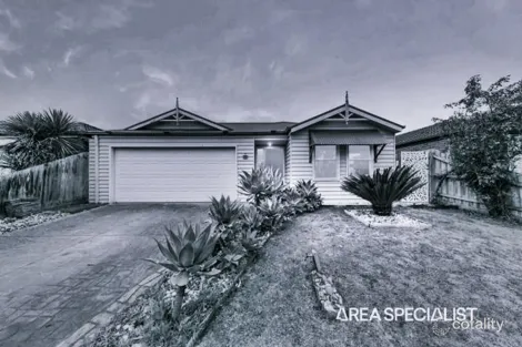 Property photo of 10 Samchelle Place Pakenham VIC 3810