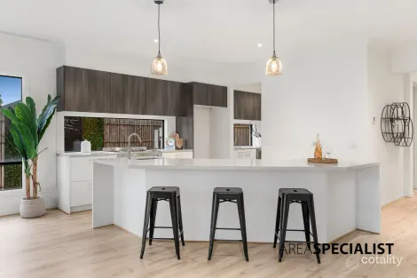 Property photo of 38 Merrin Circuit Clyde North VIC 3978