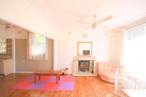 Property photo of 25 Maynes Parade Unanderra NSW 2526