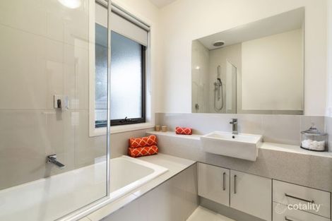 Property photo of 2/13 Emma Road Croydon VIC 3136