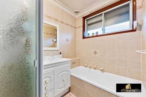 Property photo of 5 Hanna Avenue Lurnea NSW 2170