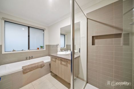 Property photo of 58 Elmslie Drive Cranbourne East VIC 3977